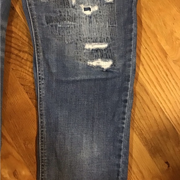 Women’s size 22 Maurices distressed denim jeans with stretch - Picture 4 of 12